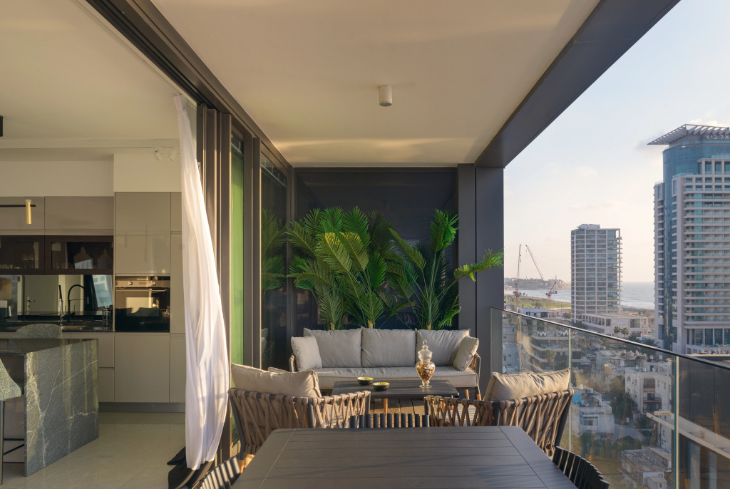 Апартаменты Luxury with Terrace & Sea View by FeelHome