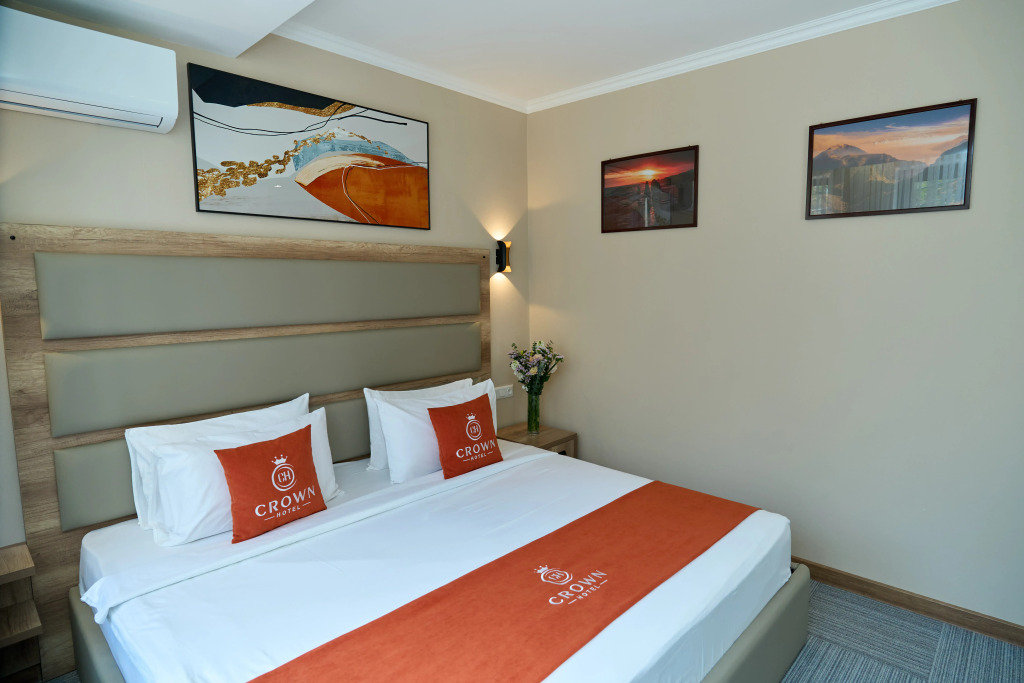 Отель Crown Hotel Bishkek