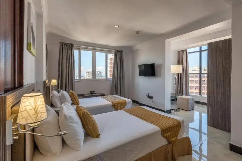 Отель Golden Tulip Dar City Center