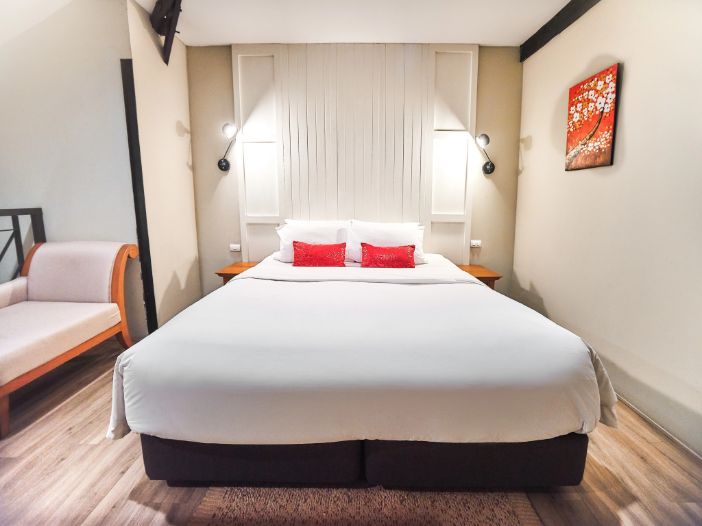 Отель Prince Theatre Heritage Stay