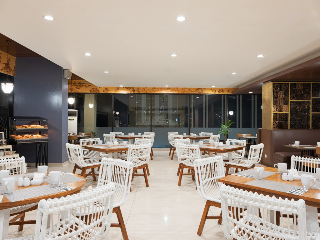 Отель The Alana Hotel & Conference Center Malioboro Yogyakarta