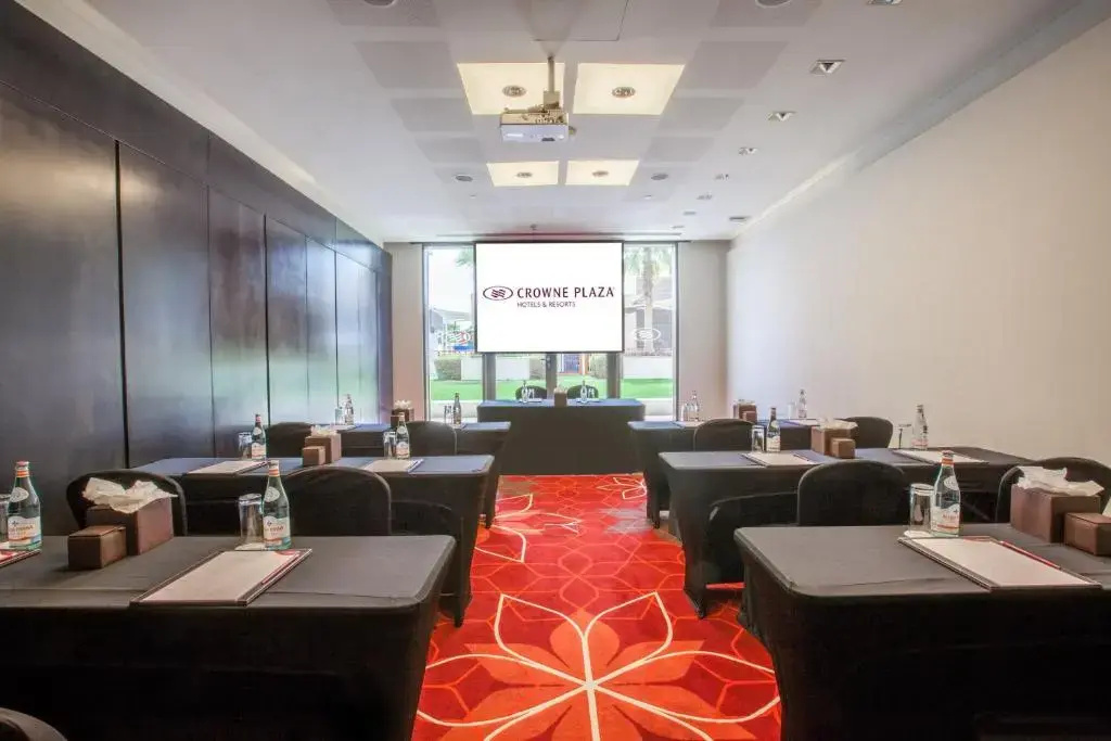 Отель Crowne Plaza Abu Dhabi Yas Island by IHG