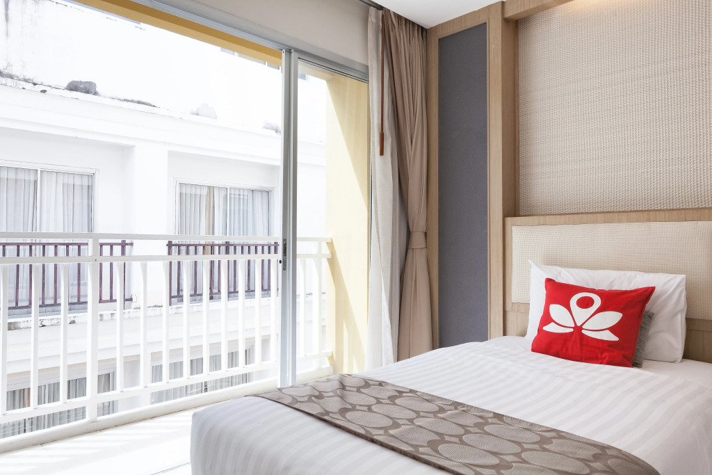 Отель ZEN Premium Marlin Plaza Patong