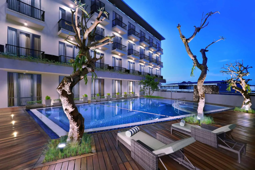 Отель Aston Inn Mataram
