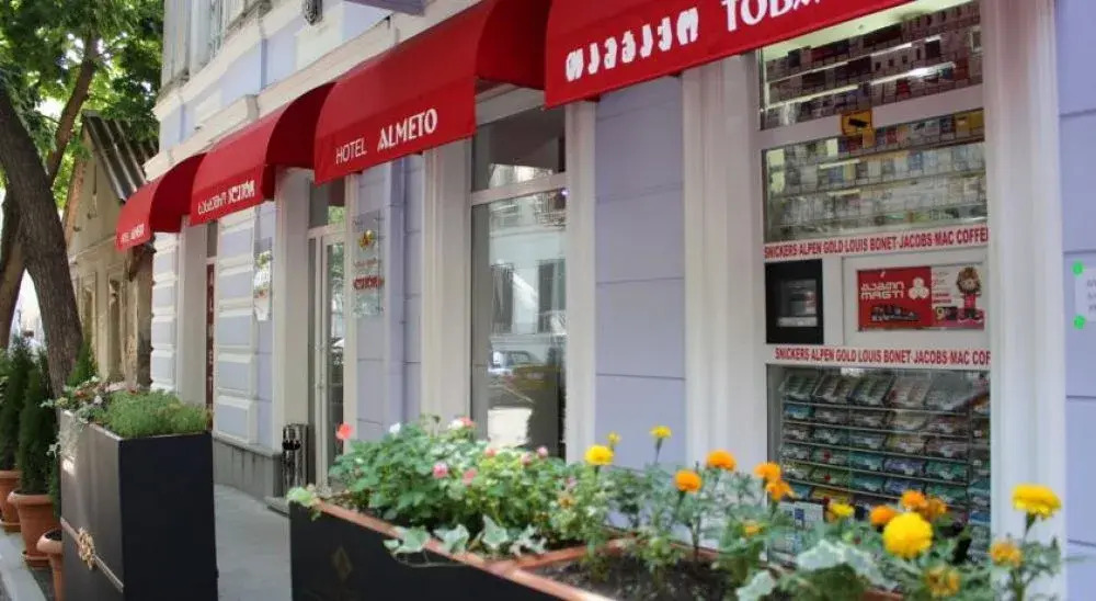 Almeto Hotel & Rooms