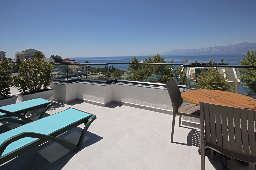 Pure Blanche Hotel