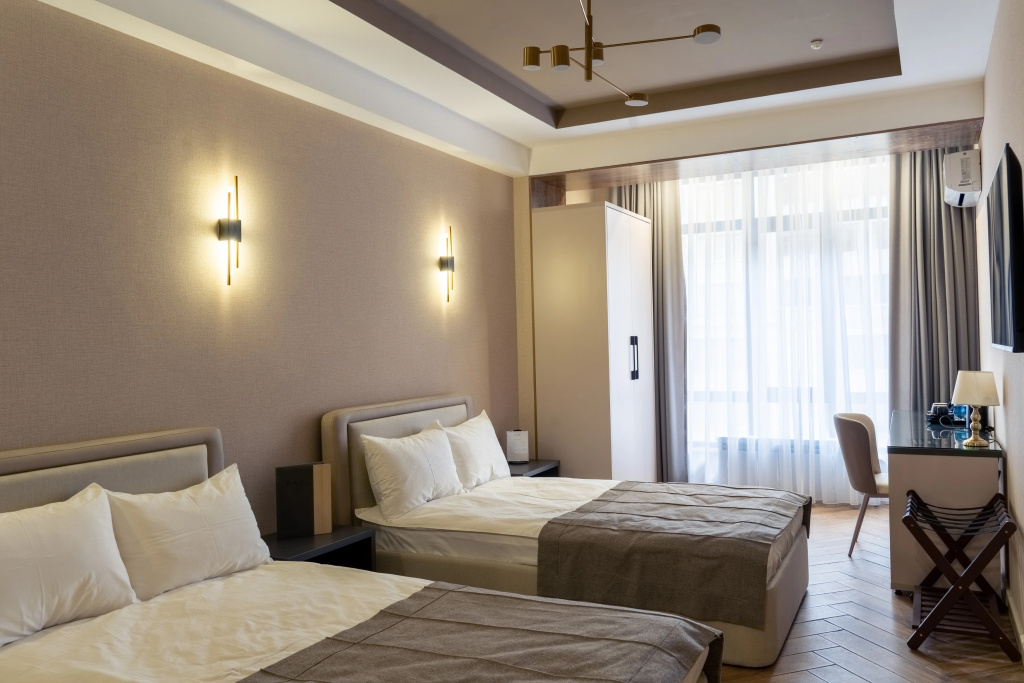 Five Hotel