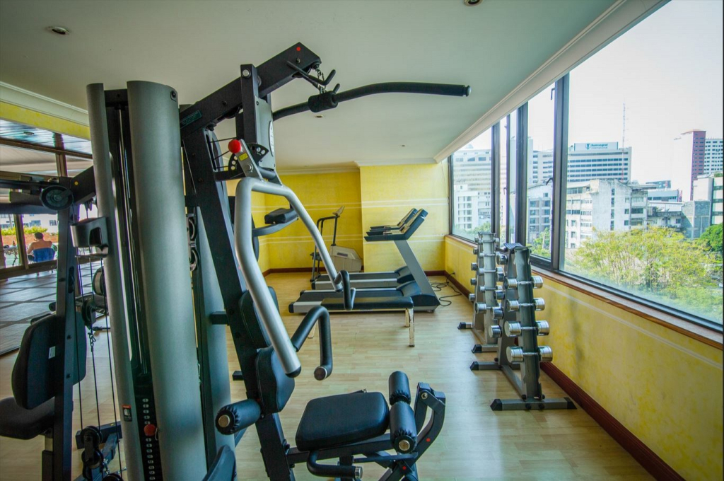 Royal Benja Hotel - Big Rooms, Family Friendly
