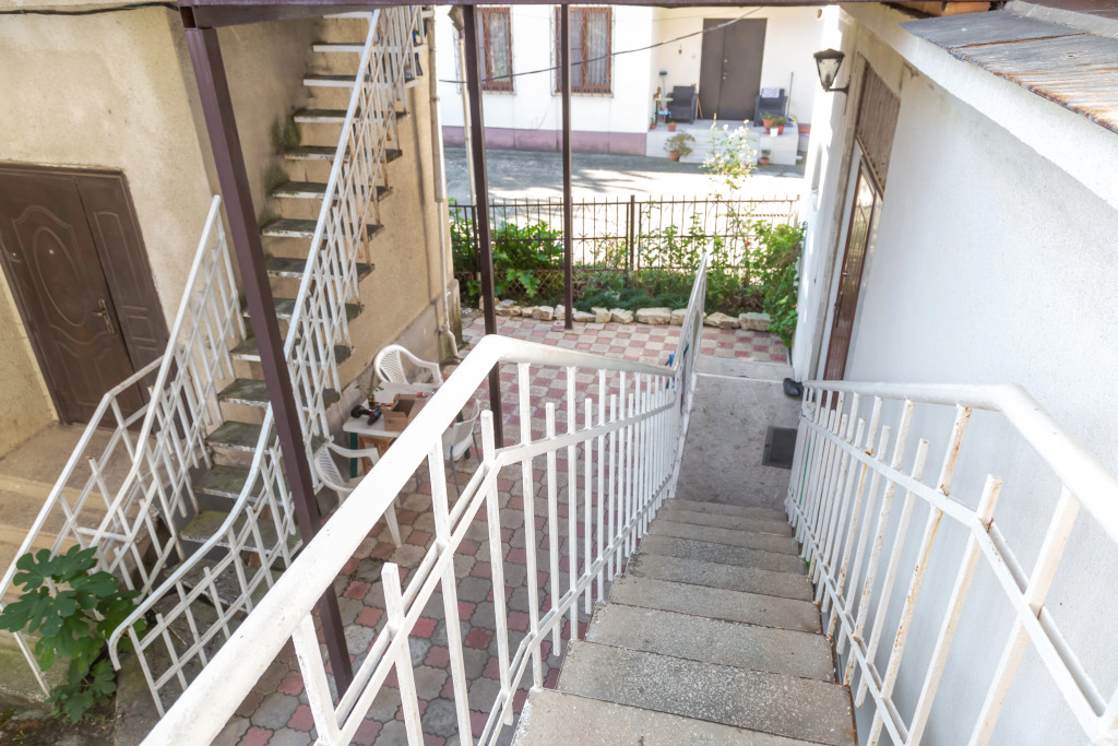 Nikus Furnished Rooms