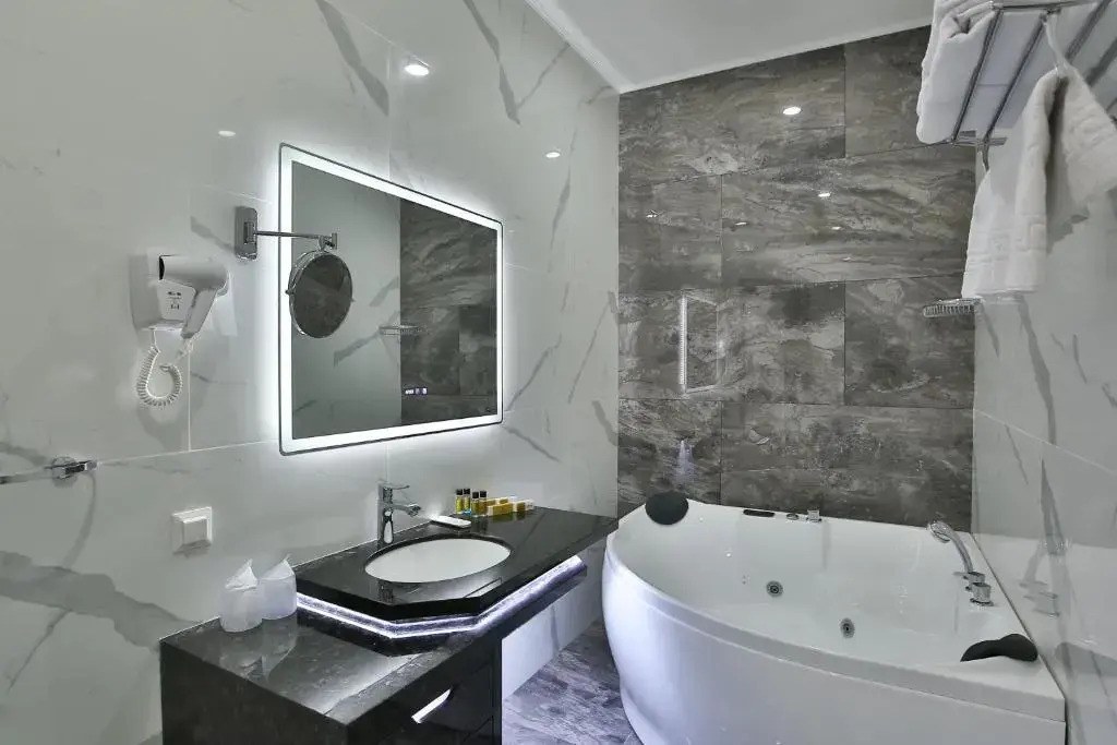 Отель Paradise Plaza Luxury
