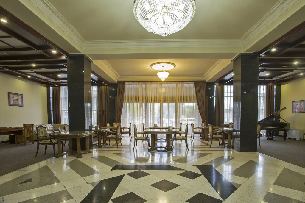 Ani Central Inn