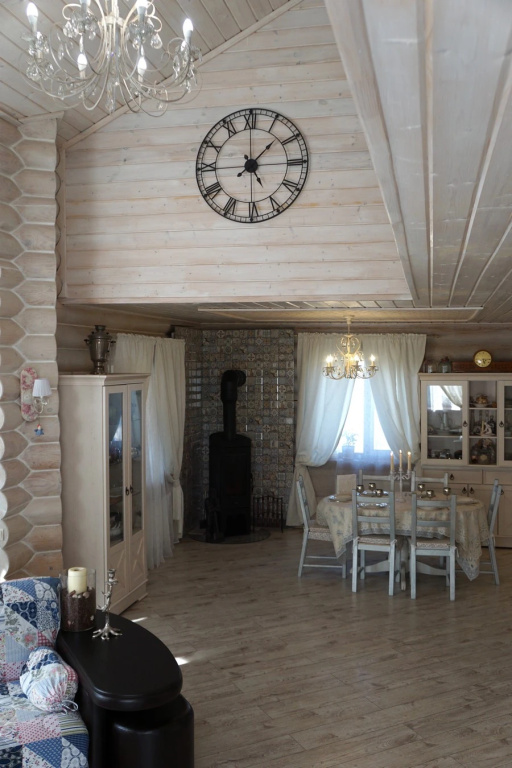 Дом Анютины Глазки