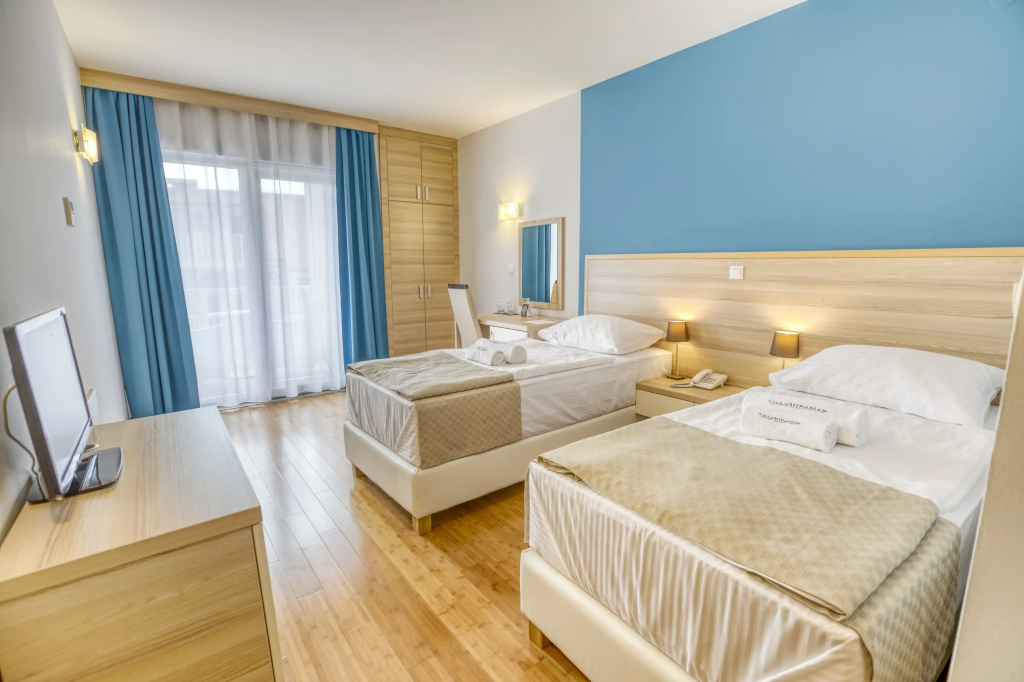 Отель Villa MiraMar