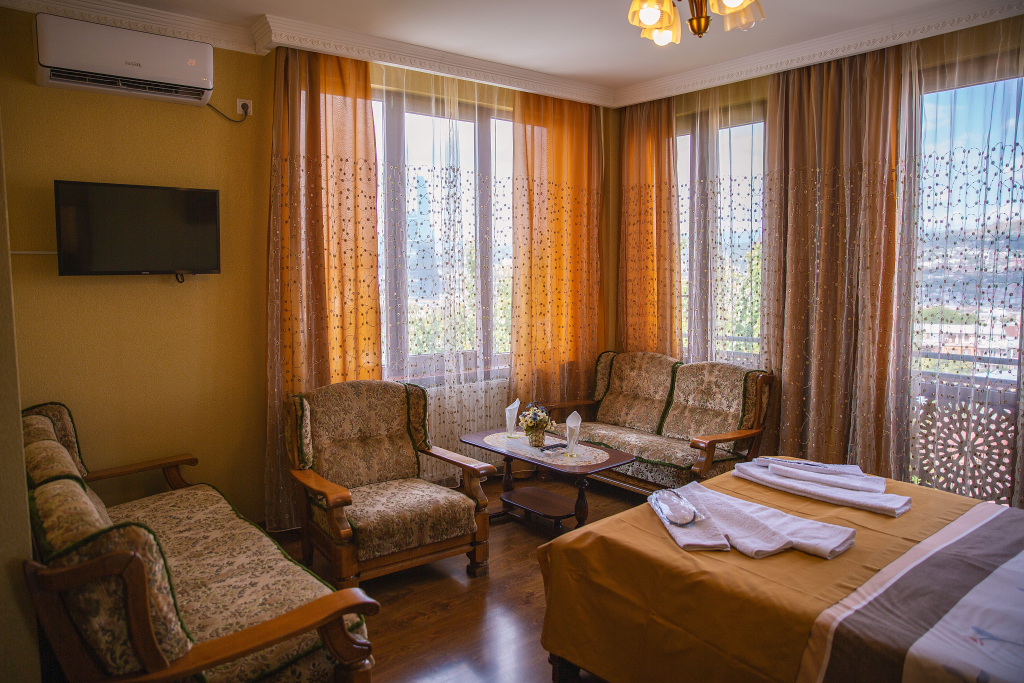Отель Family Kolorit Old Tbilisi