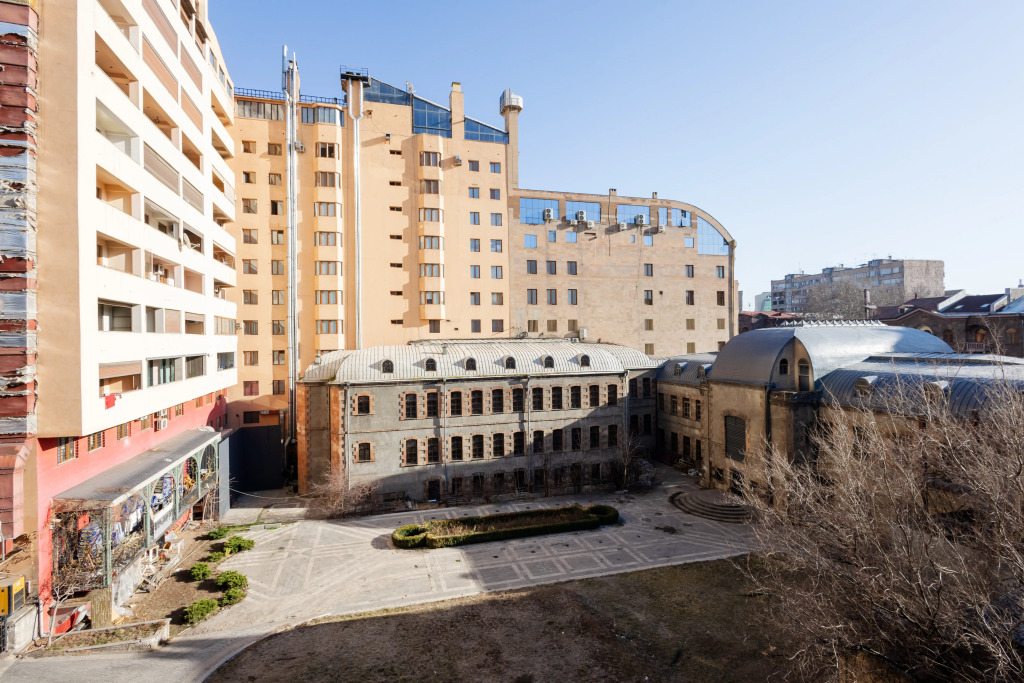 Квартира на Езника Кохбаци