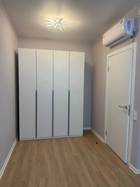 Odnokomnatnaya S Balkonom Flat