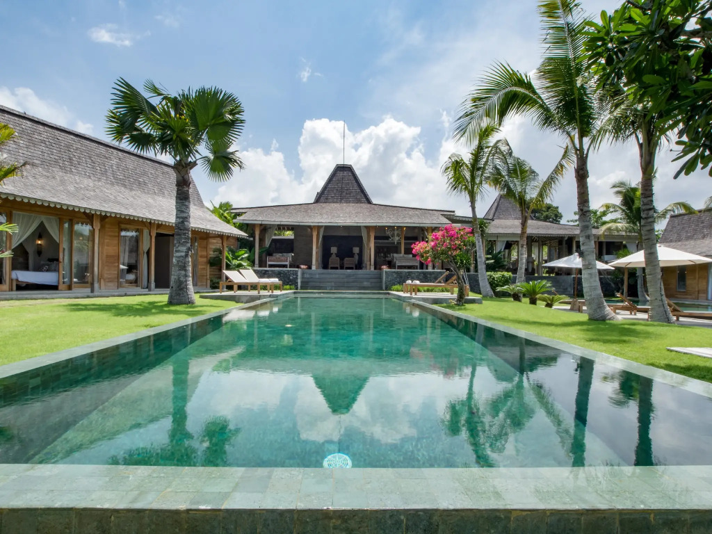 Mannao Estate by Villa Finder