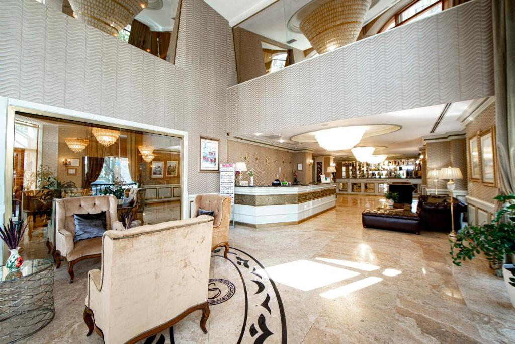 Sapphire Inn Hotel