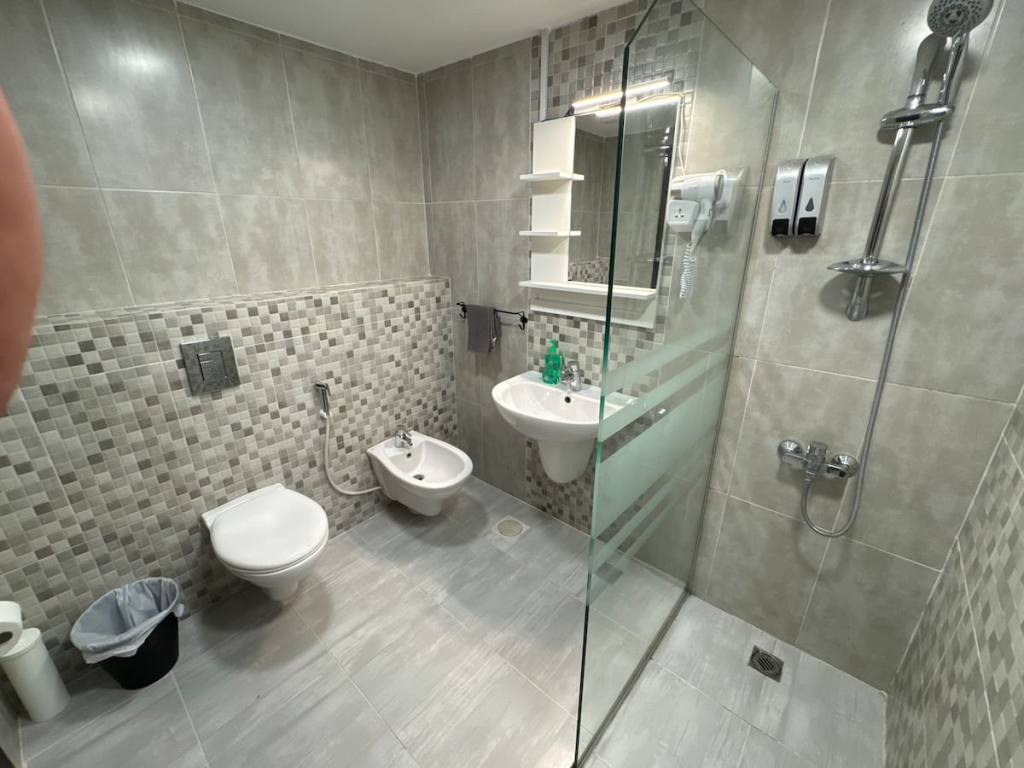 Апартаменты 2 En-suite Rooms Central & Garden Terrace