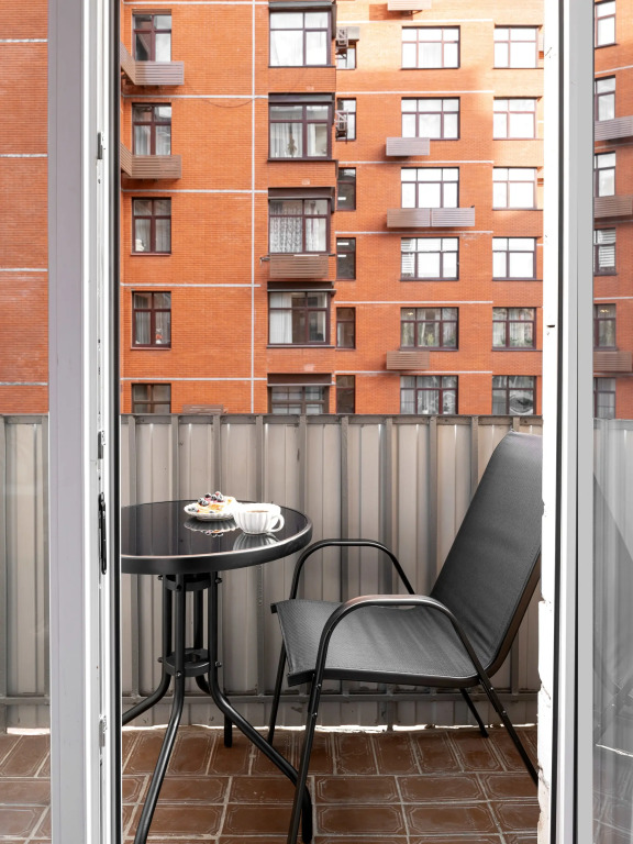 Квартира GM Apartments Стильная Трехкомнатная с лоджией на 1905 года