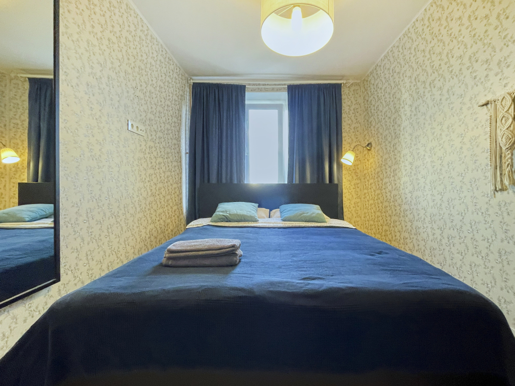 S Vidom Na Gostinitsu Kosmos Flat