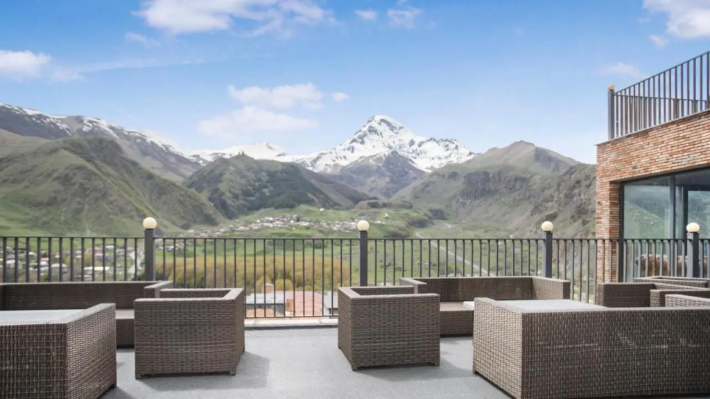 Hotel Memoir Kazbegi by DNT Group