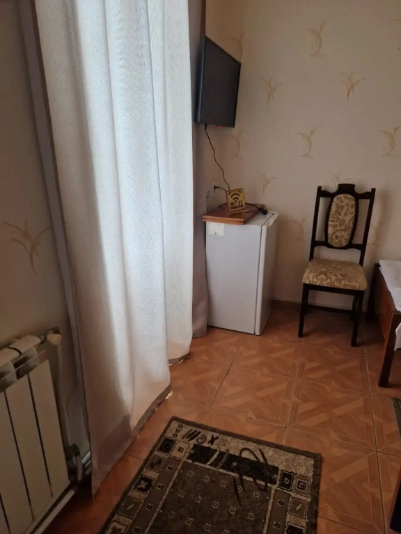 Отель Дина