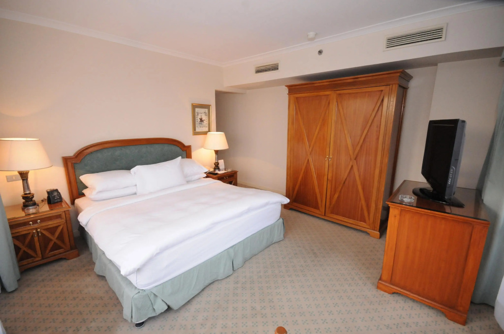Отель Cairo World Trade Center Hotel & Residences