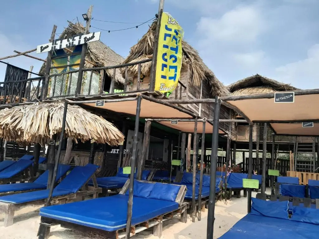 Мини-отель JETSET BEACH & HOSTEL