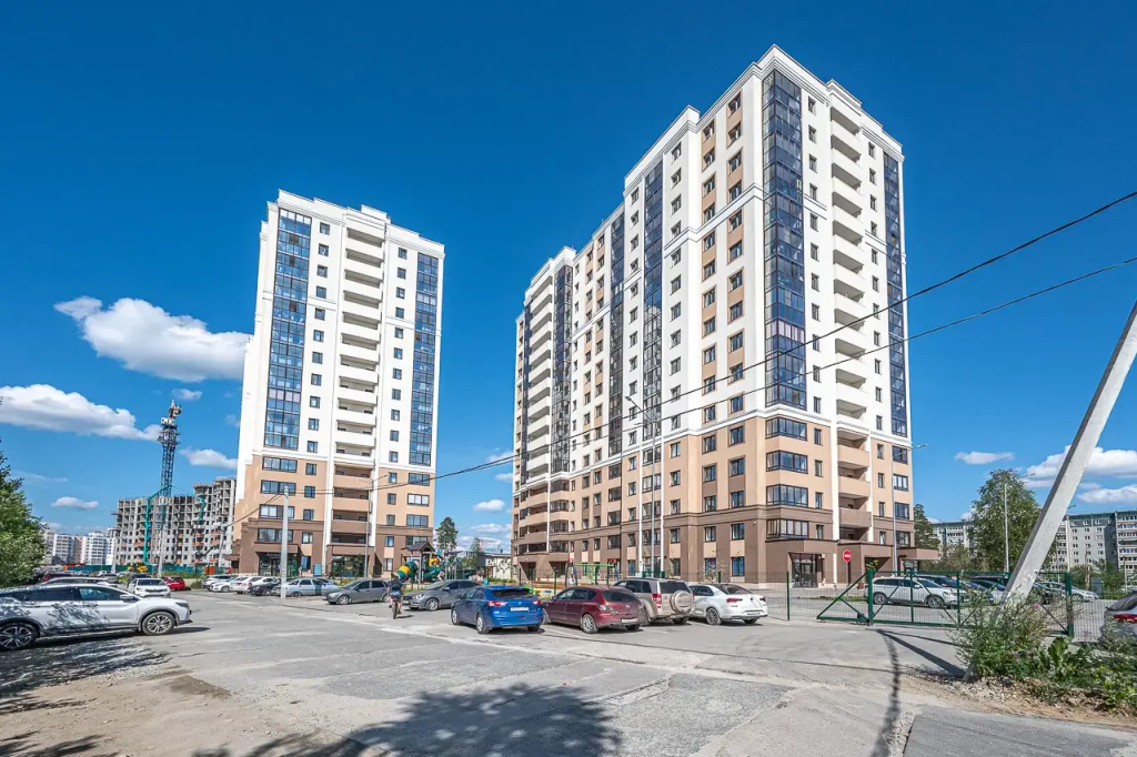 109 Alekseya Latyshova 1 Apartments