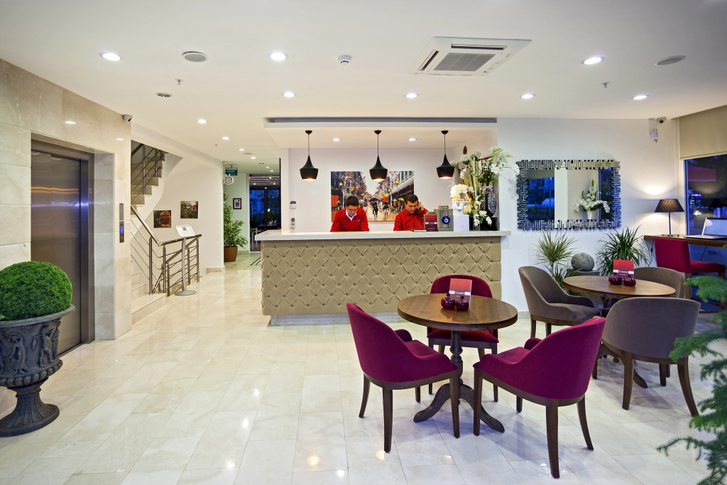 The Room Hotel & Apartments