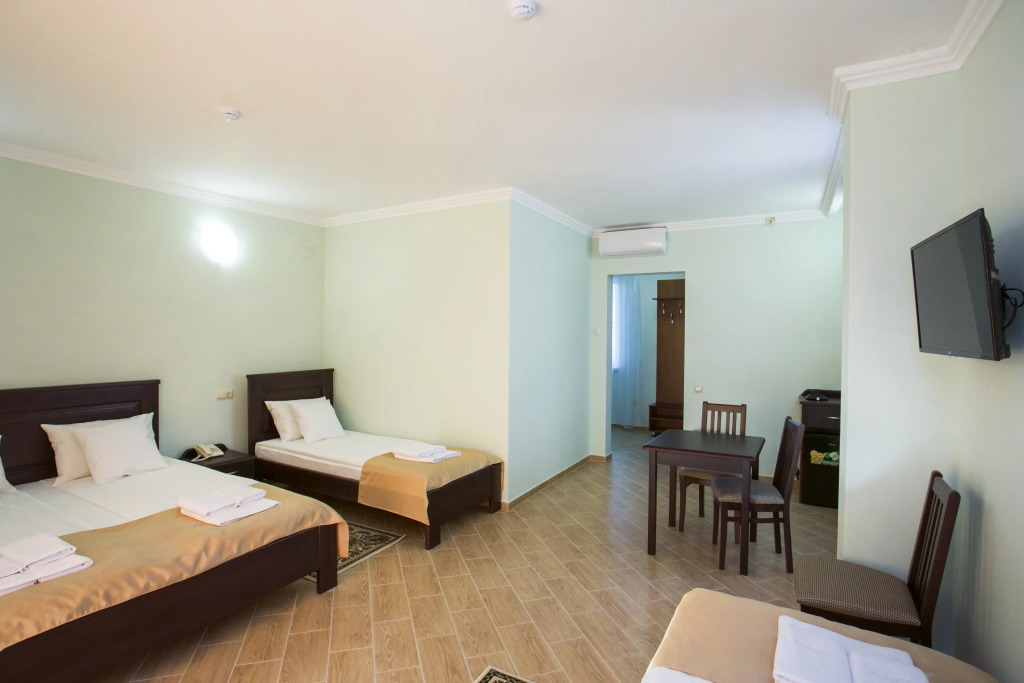Hotel ACRA