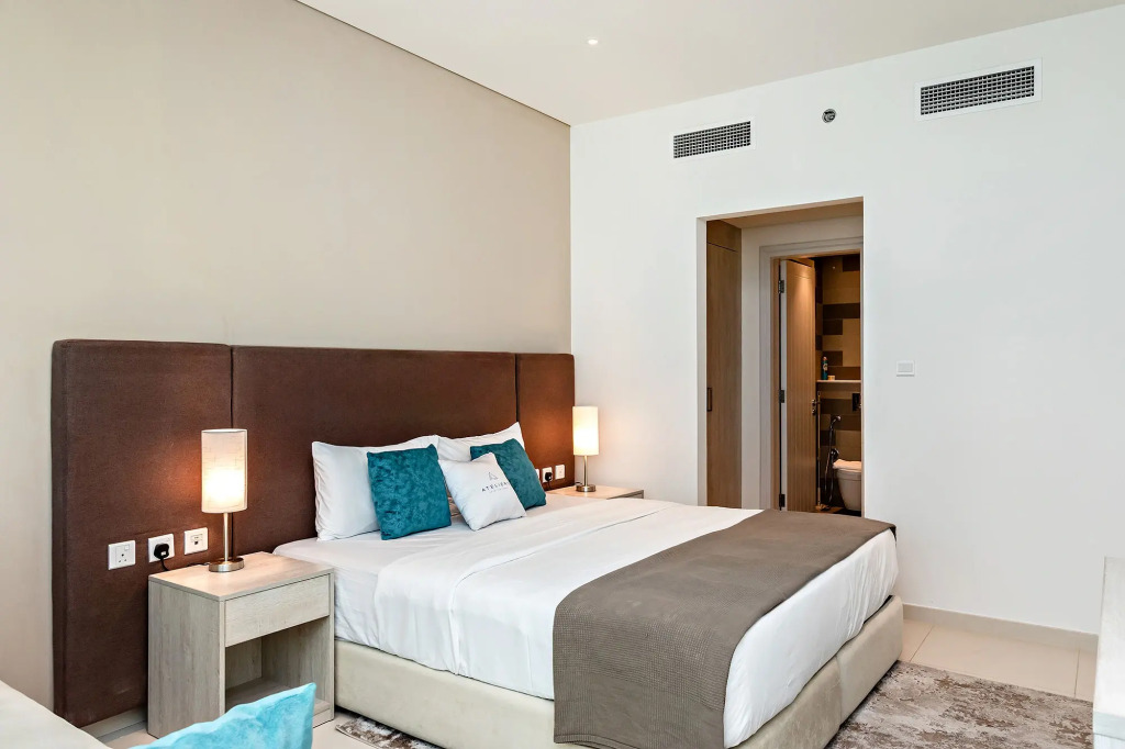 Elegant 1-BR with Sea View Seven Palm, Palm Jumeirah