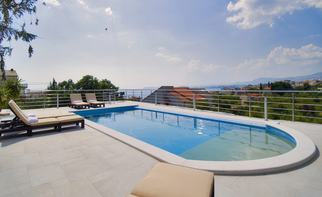 Villa Mermaid - Heated Pool, Sea Views & Beach 120m I Split Riviera