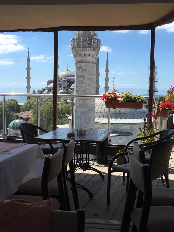 Lapis Inn Hotel & Spa