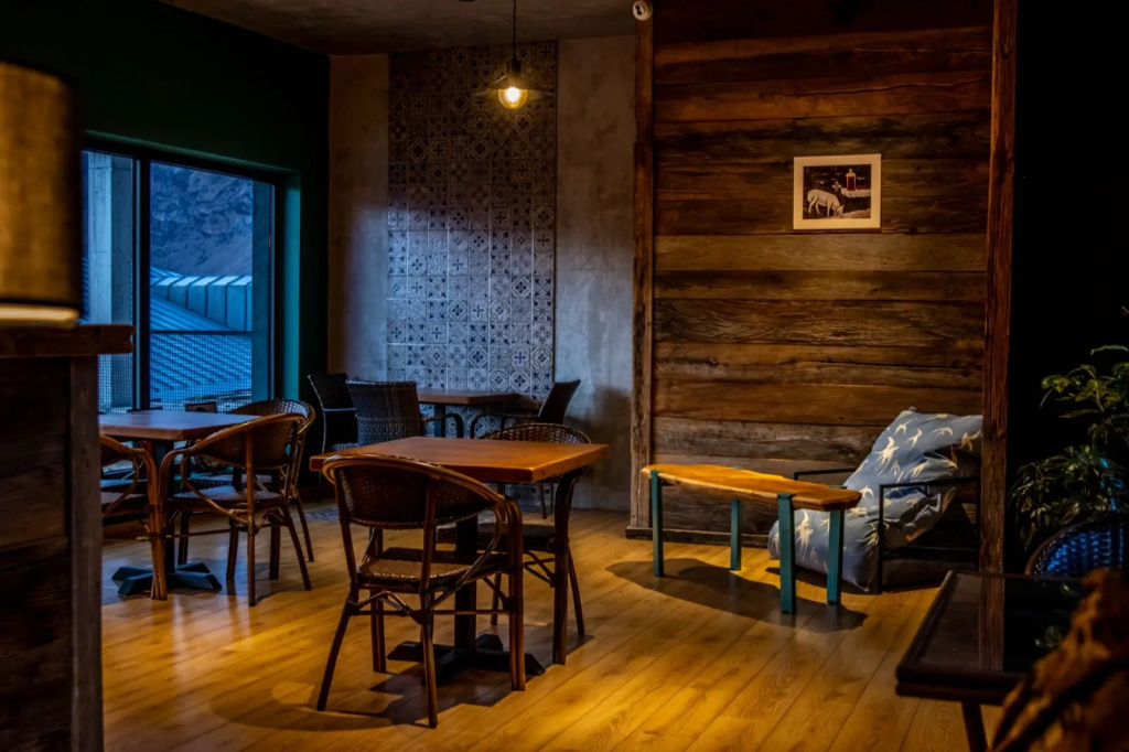 Hotel Misty Mountain