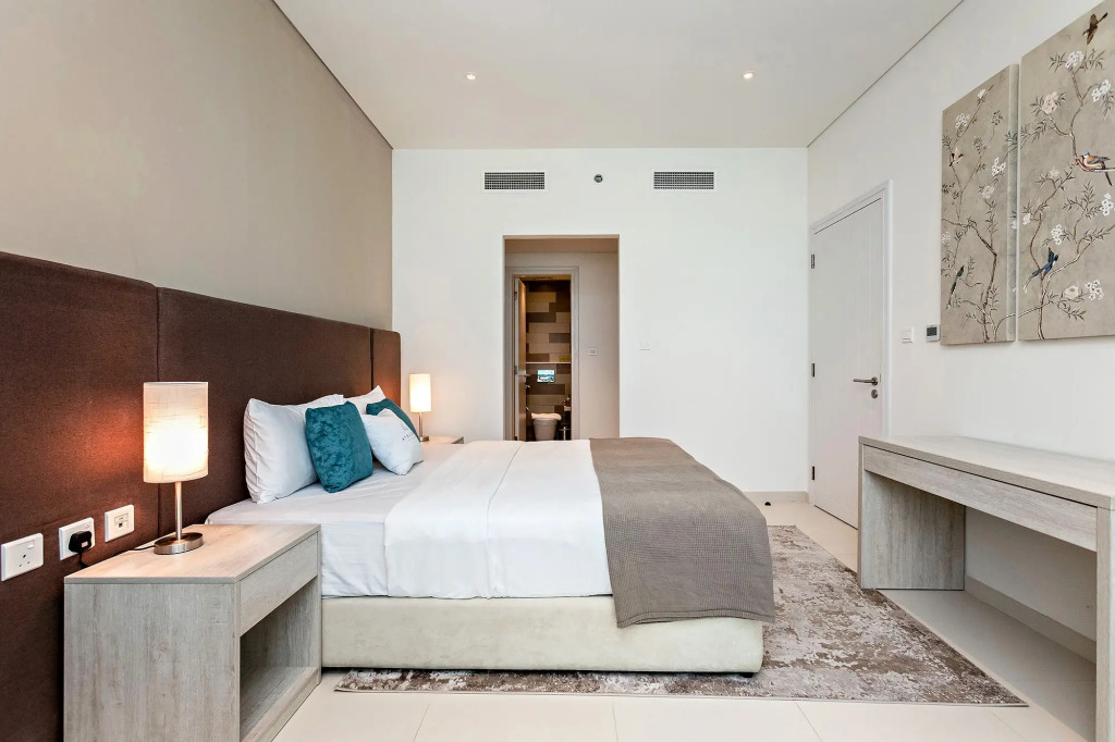 Elegant 1-BR with Sea View Seven Palm, Palm Jumeirah