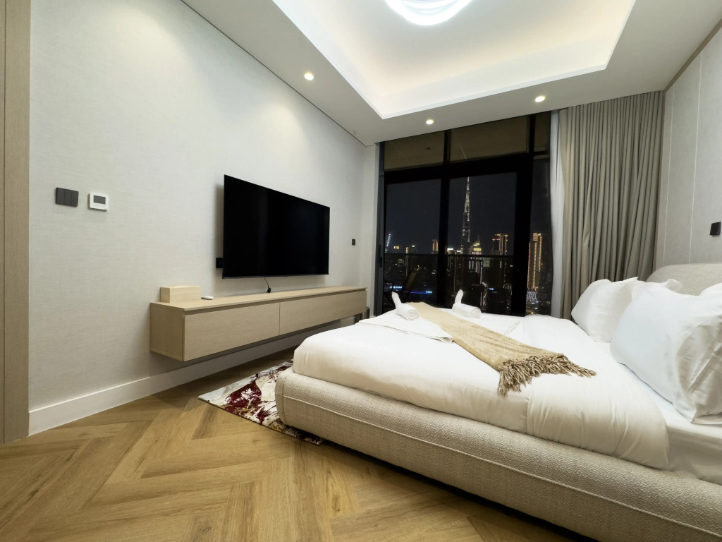 Апартаменты Vserve Elevate Your Stay with Stunning Skyline Views