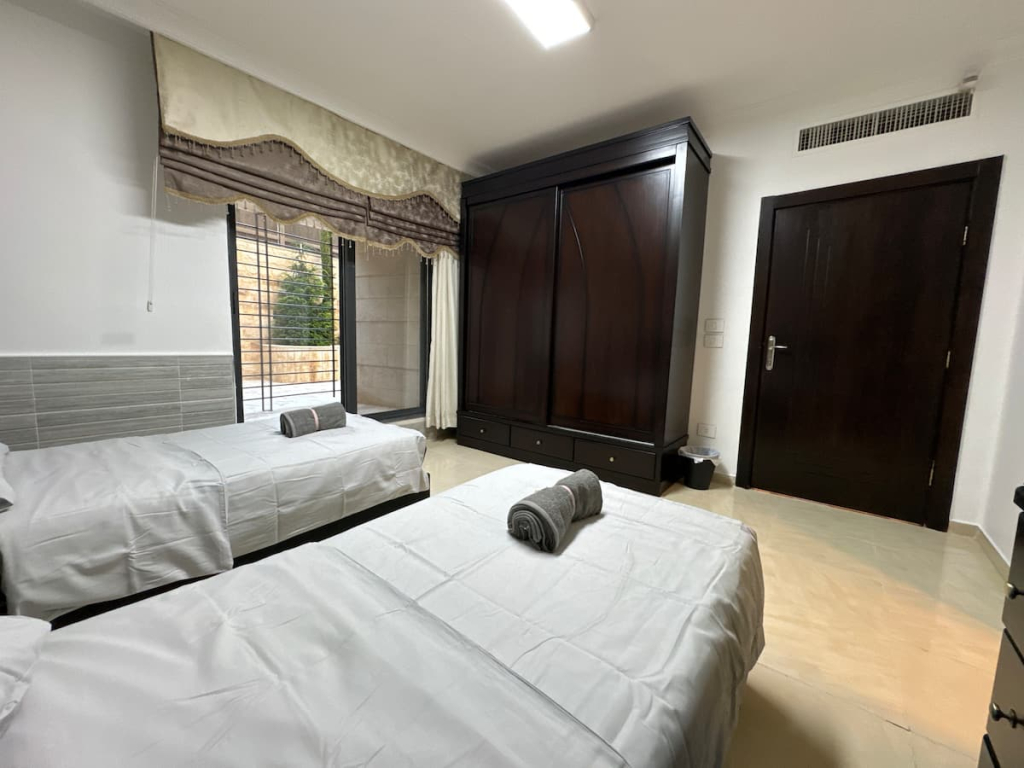 Апартаменты 2 En-suite Rooms Central & Garden Terrace
