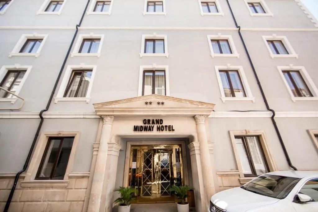 Grand Midway Hotel