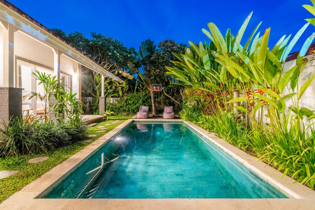 Вилла Jungle Amaranth Canggu - Exclusive 3BR Retreat with Pool, Modern Amenities and Top Location