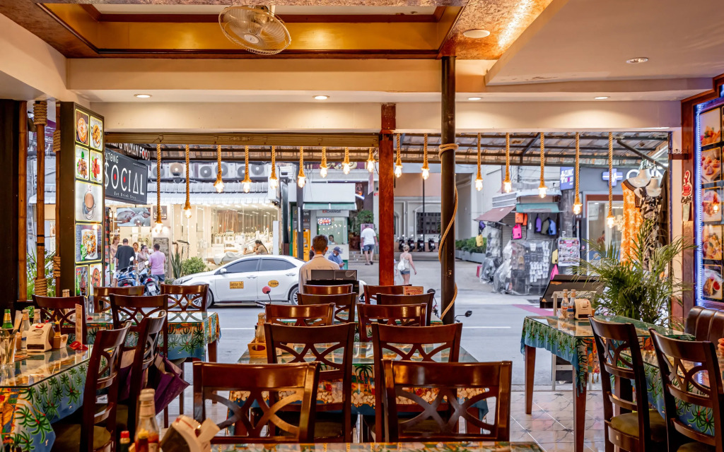 Отель Patong Social