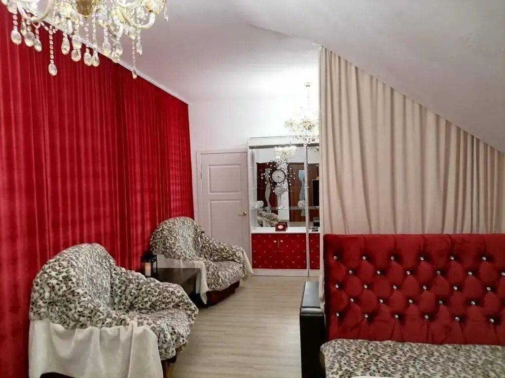 Квартира 2х Комнатная Vip-студия Красная