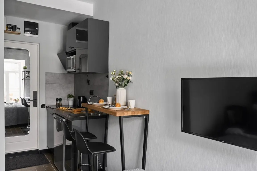 Апартаменты SMART LOFTS | Obsidian | 5 мин от метро Бауманская | Исторический дом