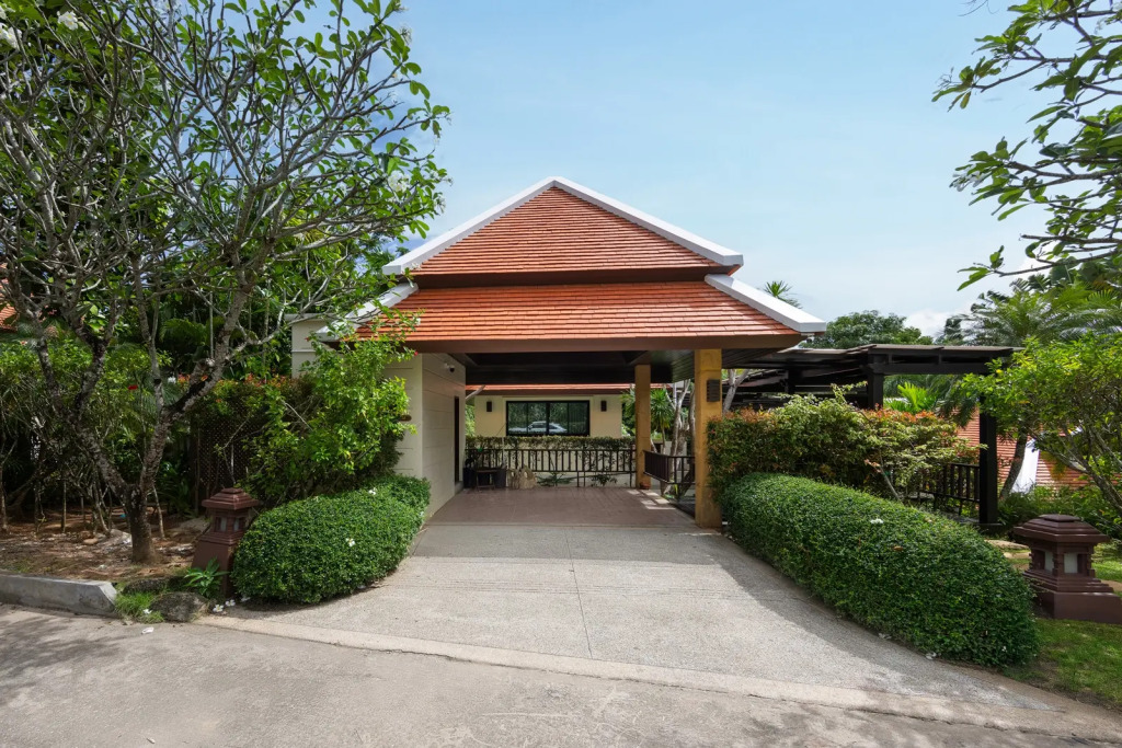 Вилла Meraya with Private Pool Near Nai Harn Beach