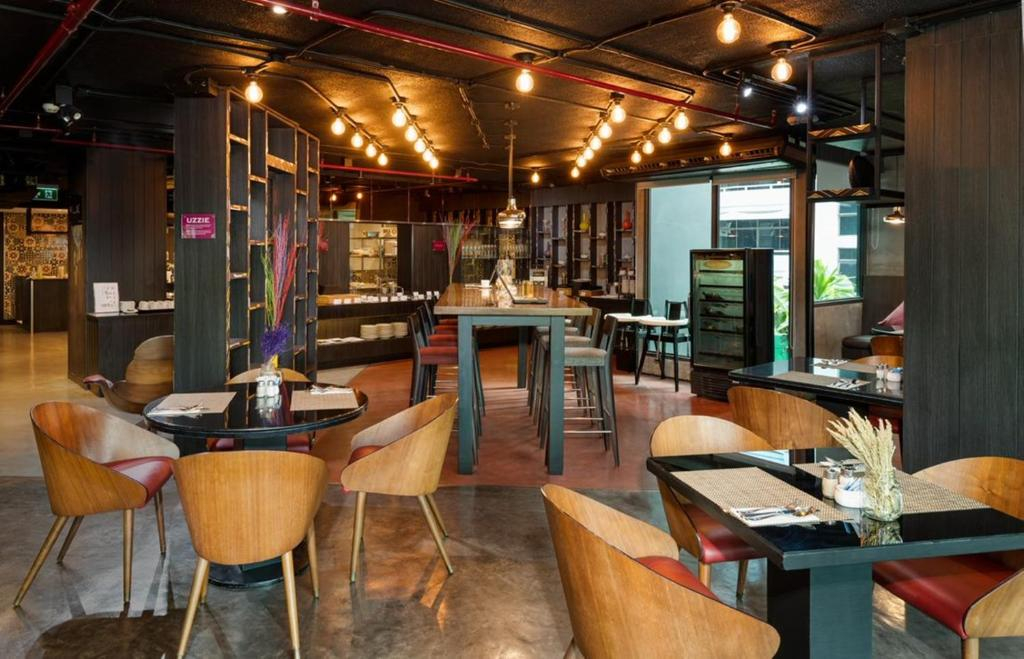 RakYim Siam - Sukhumvit 15