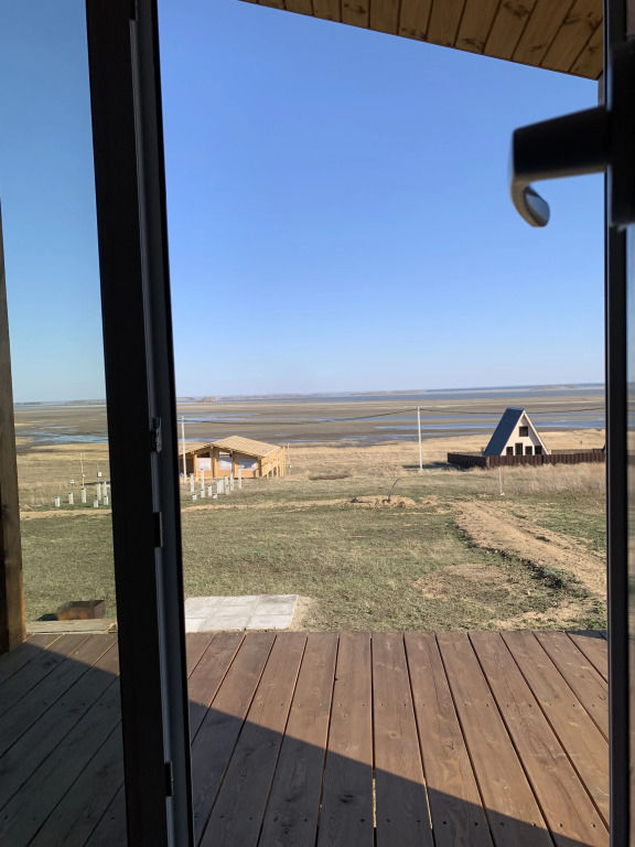 Частный дом на берегу Обского моря