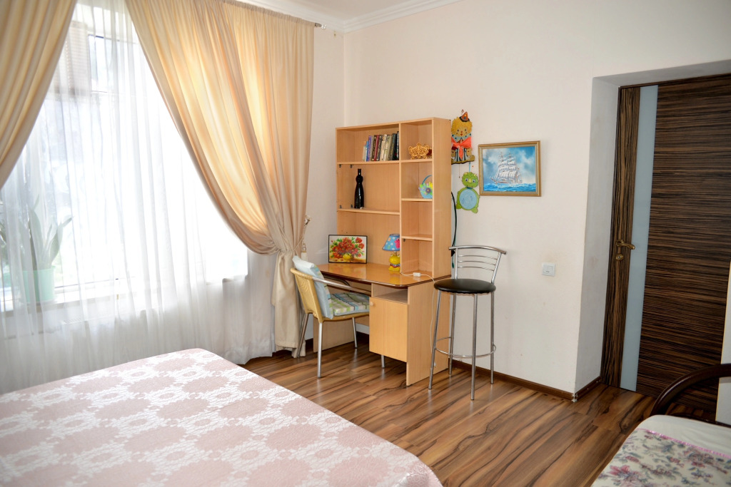 Квартира эконом класса в центре площадью 65 кв.м на Шаумяна 1