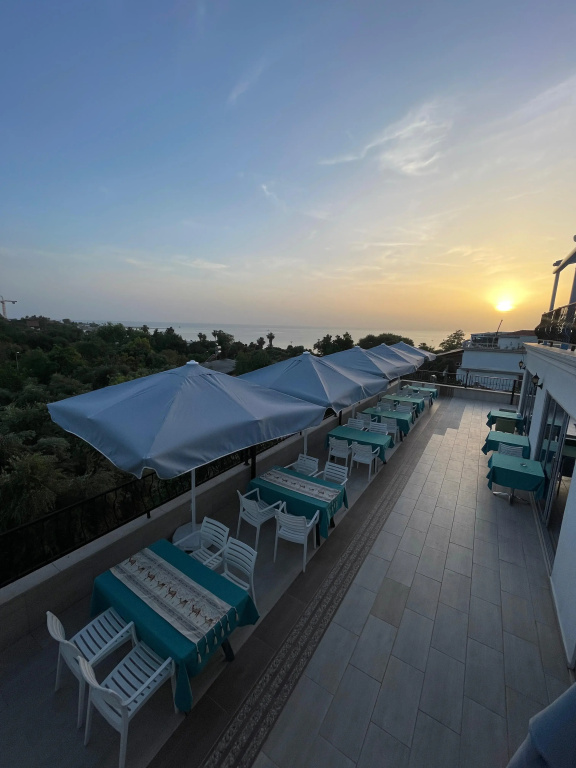 Beachway Hotel