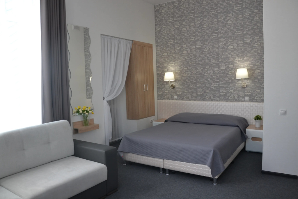 Двухместный номер Улучшенный (двуспальная кровать)